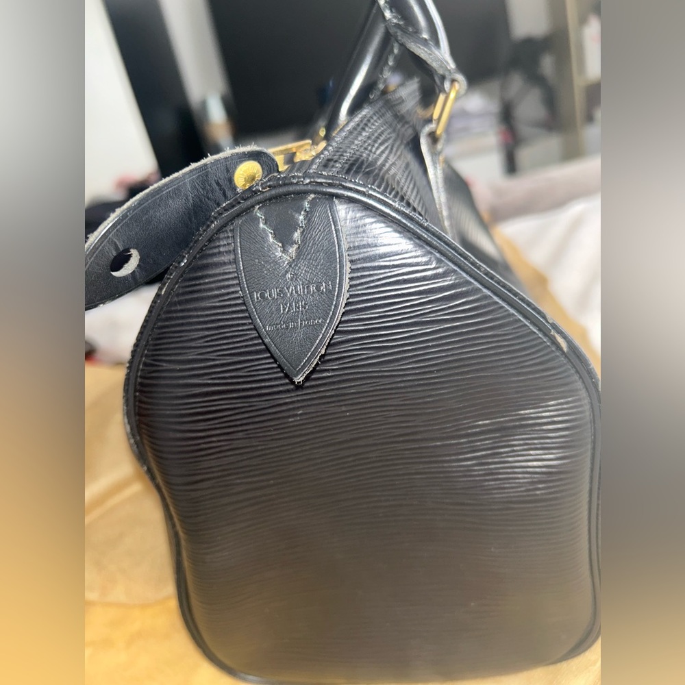 Louis Vuitton Speedy Satchel 25 Black Leather